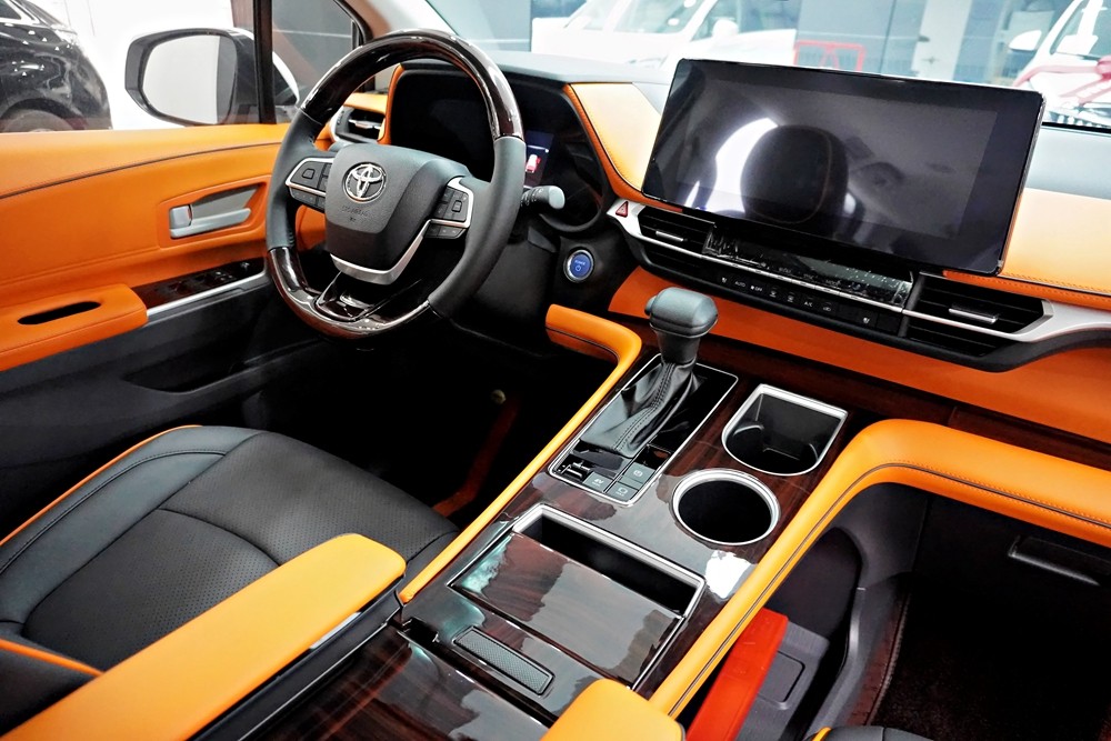 豐田賽那汽車(chē)內(nèi)飾改裝