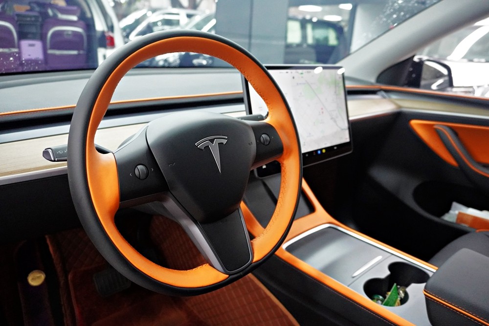特斯拉model y汽車(chē)內(nèi)飾改裝
